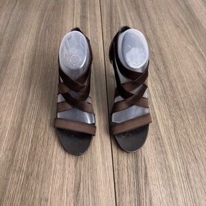 Donald J Pliner Armina S4 Brown Strappy Heels Size 7M Stretch Straps